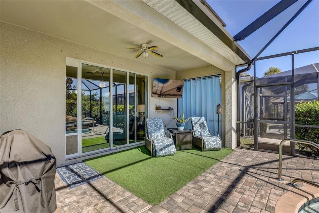 For Sale: $589,000 (4 beds, 3 baths, 2032 Square Feet)