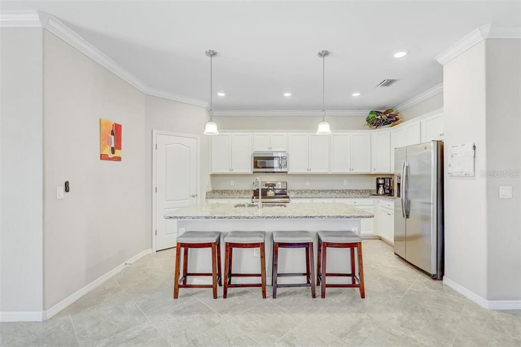 For Sale: $589,000 (4 beds, 3 baths, 2032 Square Feet)