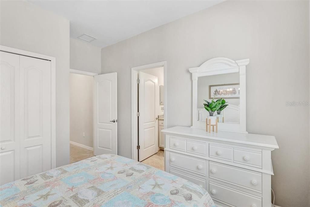 For Sale: $589,000 (4 beds, 3 baths, 2032 Square Feet)