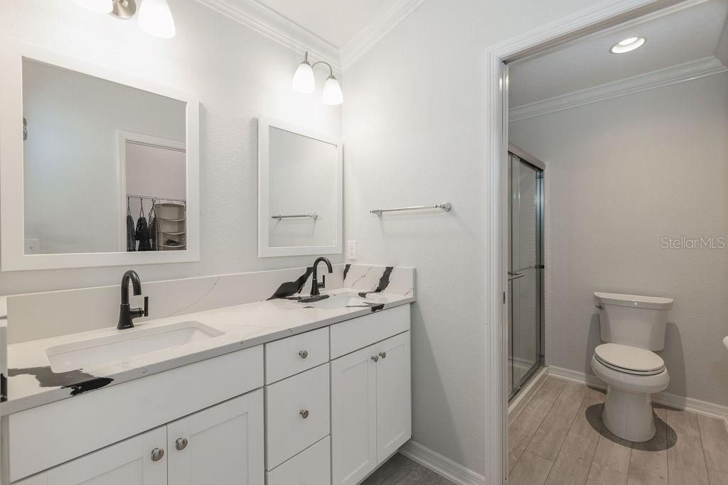 For Sale: $349,900 (2 beds, 2 baths, 1209 Square Feet)