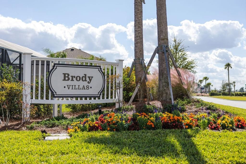 For Sale: $349,900 (2 beds, 2 baths, 1209 Square Feet)