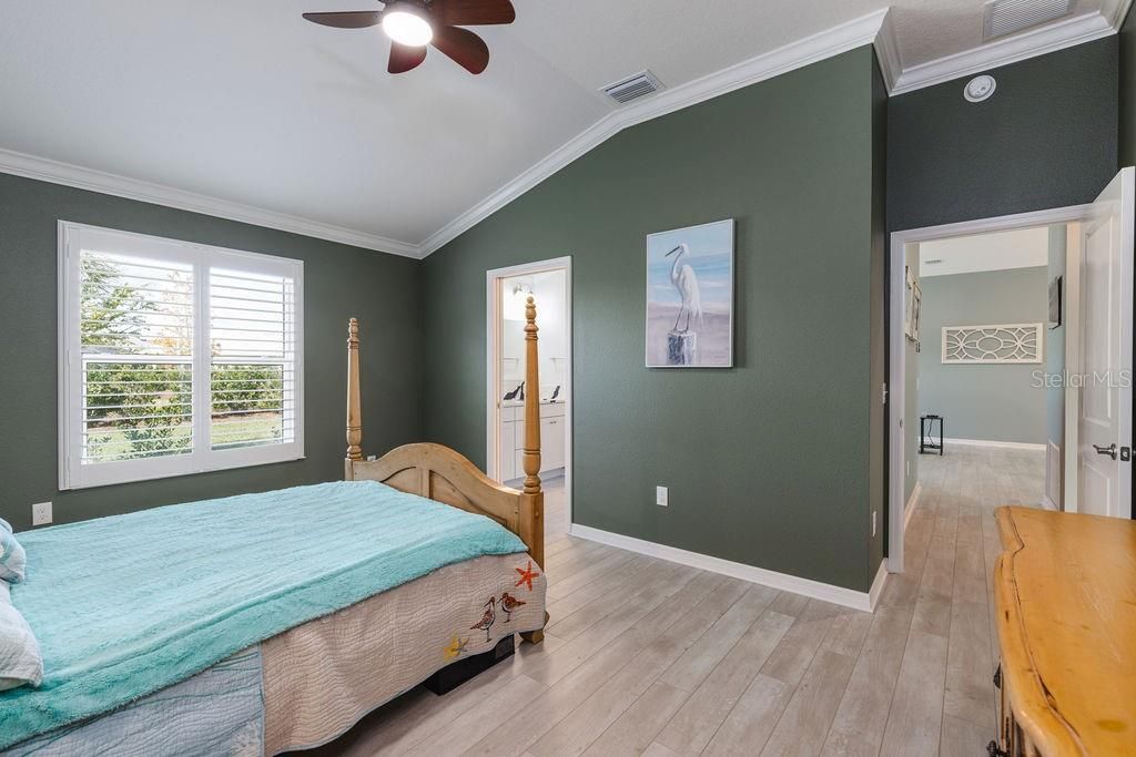 For Sale: $349,900 (2 beds, 2 baths, 1209 Square Feet)