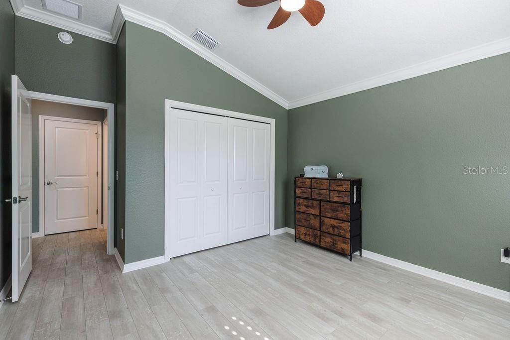 For Sale: $349,900 (2 beds, 2 baths, 1209 Square Feet)