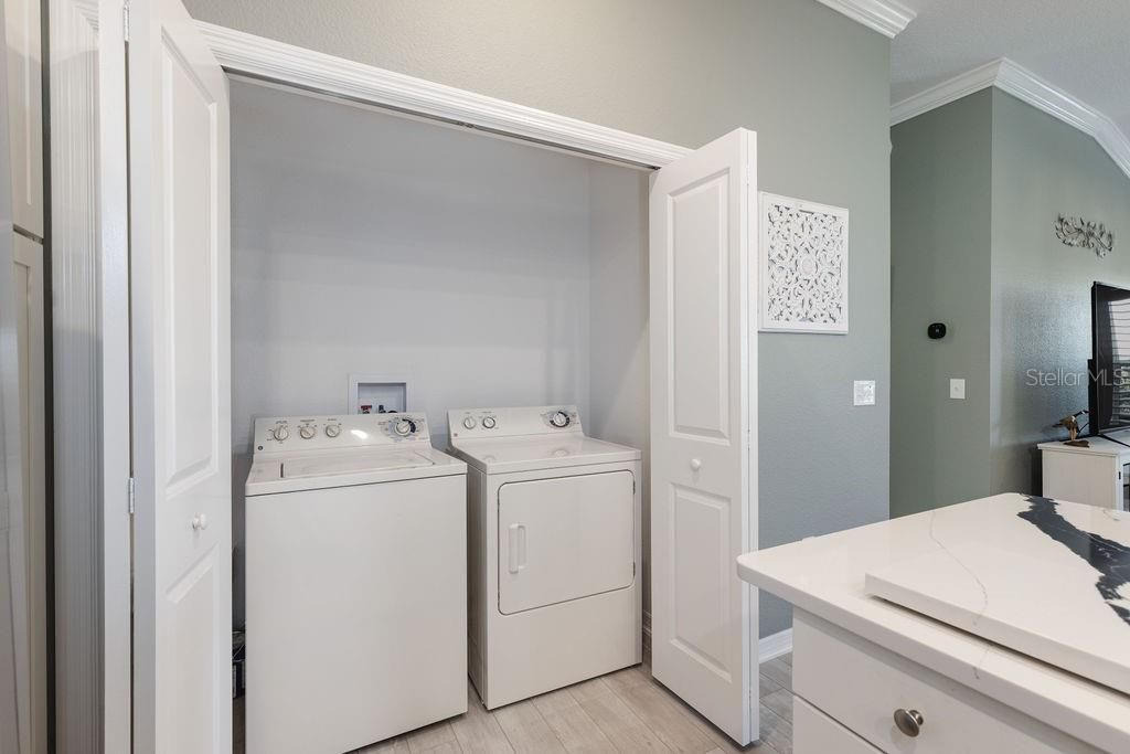 For Sale: $349,900 (2 beds, 2 baths, 1209 Square Feet)