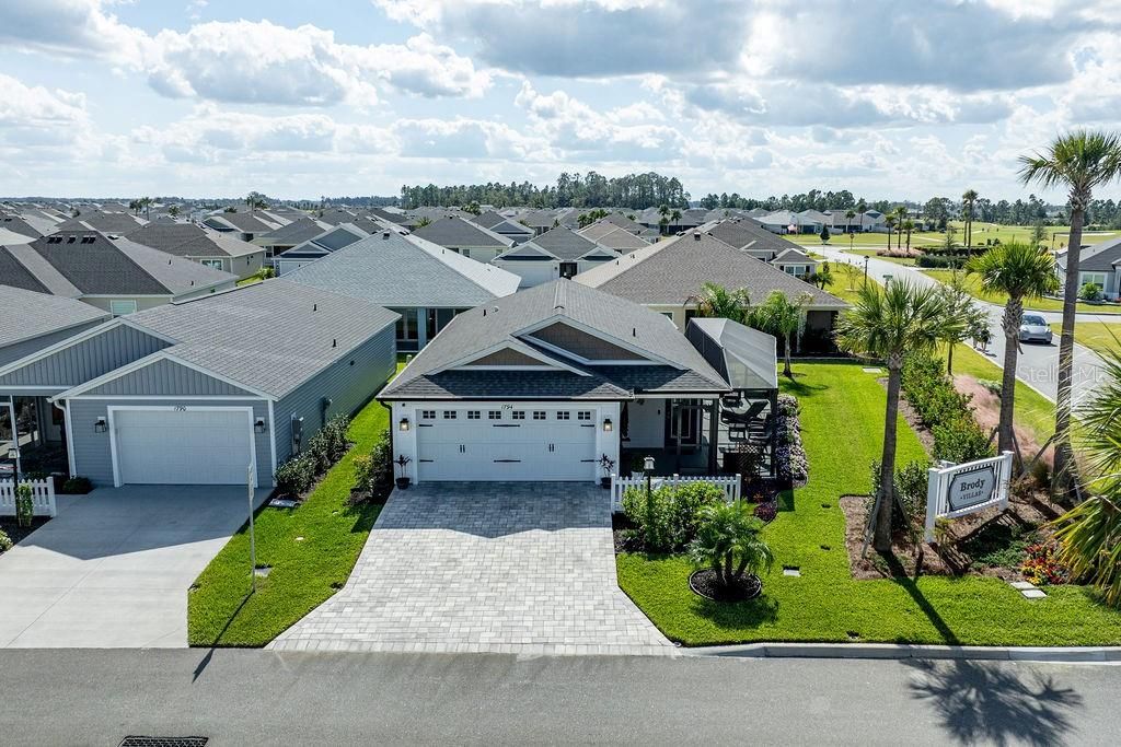 For Sale: $349,900 (2 beds, 2 baths, 1209 Square Feet)