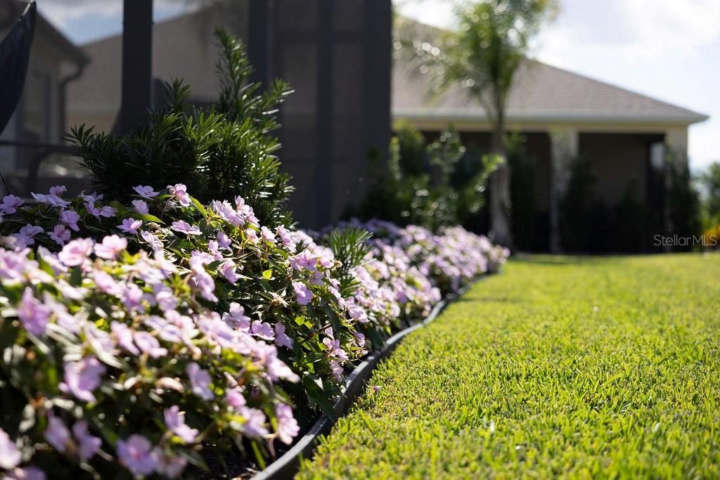 For Sale: $349,900 (2 beds, 2 baths, 1209 Square Feet)