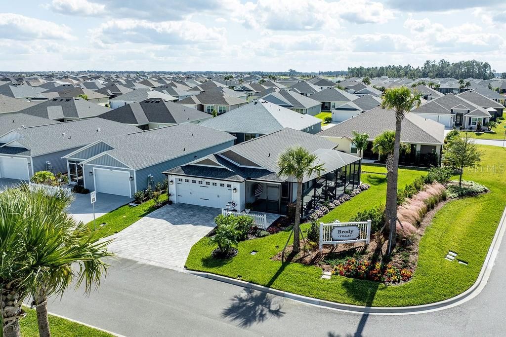 For Sale: $349,900 (2 beds, 2 baths, 1209 Square Feet)