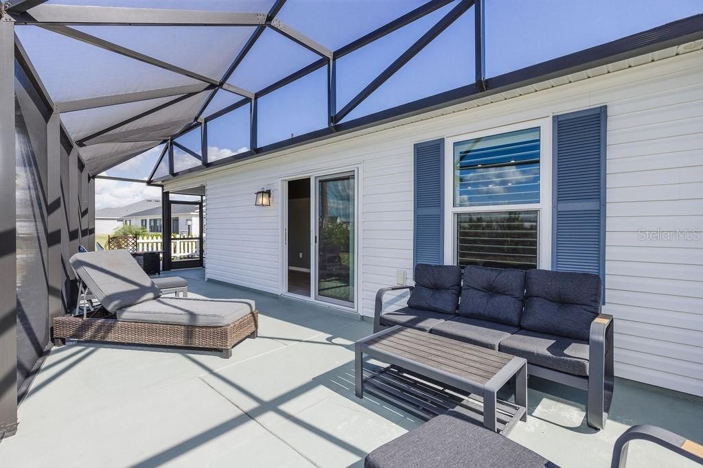 For Sale: $349,900 (2 beds, 2 baths, 1209 Square Feet)