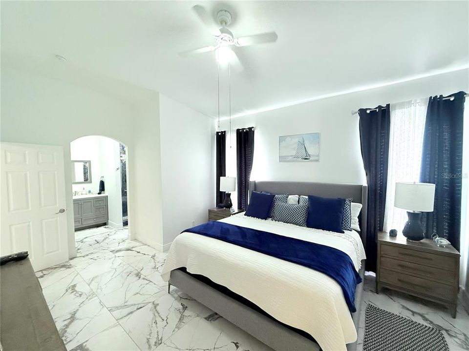 待售: $585,000 (4 贝兹, 3 浴室, 1834 平方英尺)