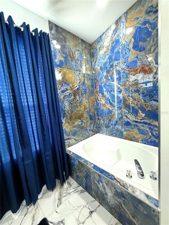 待售: $585,000 (4 贝兹, 3 浴室, 1834 平方英尺)