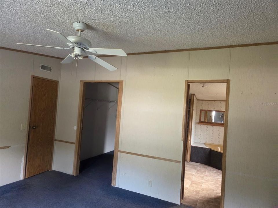 For Sale: $112,000 (4 beds, 2 baths, 1612 Square Feet)