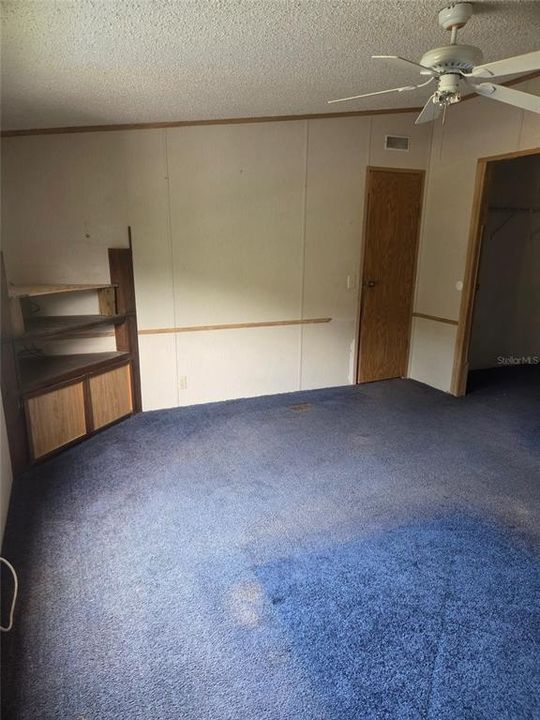 For Sale: $112,000 (4 beds, 2 baths, 1612 Square Feet)