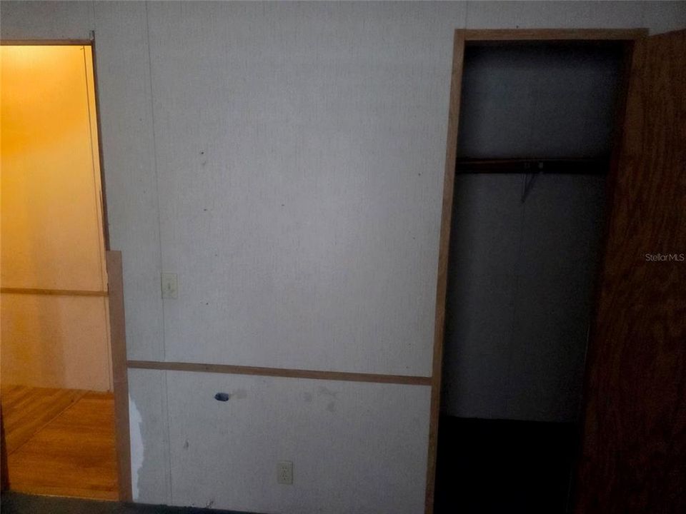 For Sale: $112,000 (4 beds, 2 baths, 1612 Square Feet)