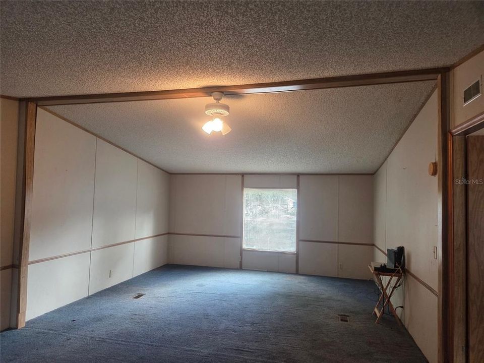 For Sale: $112,000 (4 beds, 2 baths, 1612 Square Feet)