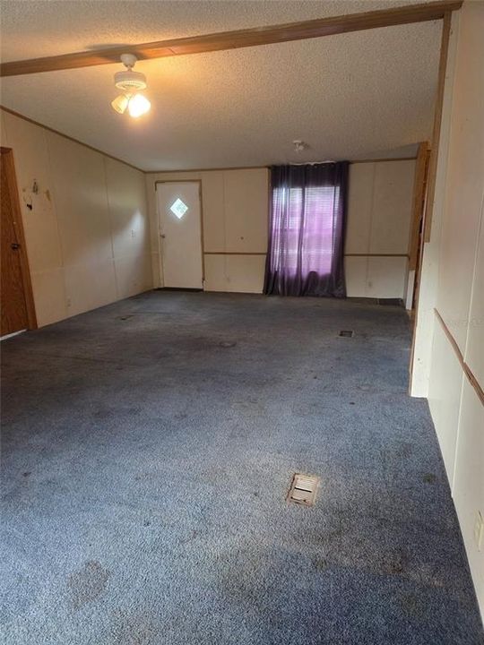 For Sale: $112,000 (4 beds, 2 baths, 1612 Square Feet)