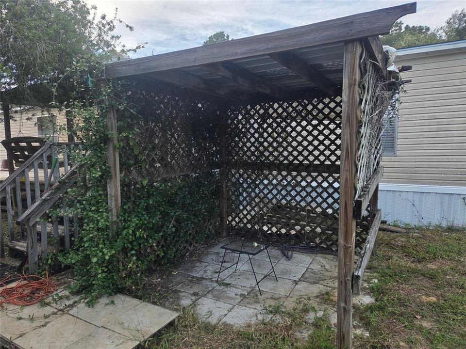 For Sale: $112,000 (4 beds, 2 baths, 1612 Square Feet)