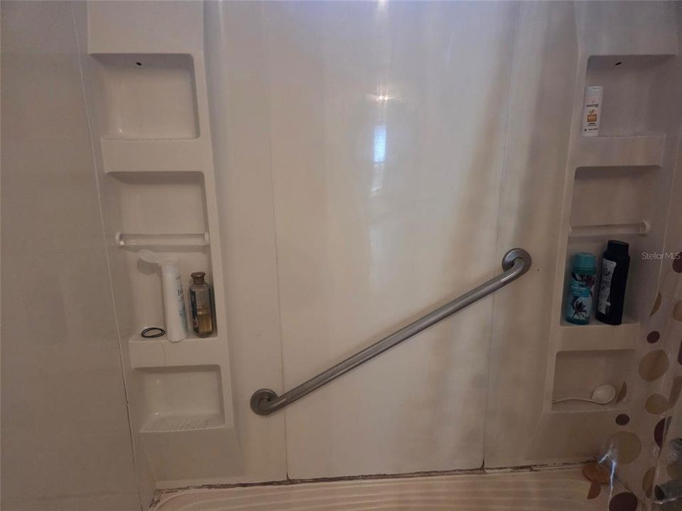 For Sale: $112,000 (4 beds, 2 baths, 1612 Square Feet)