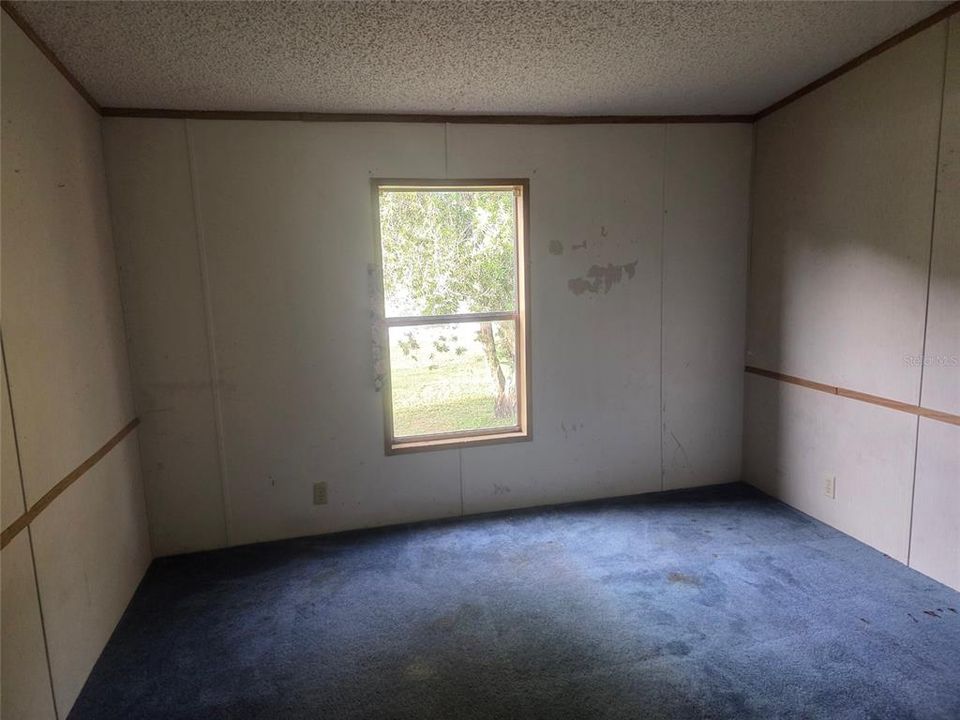 For Sale: $112,000 (4 beds, 2 baths, 1612 Square Feet)