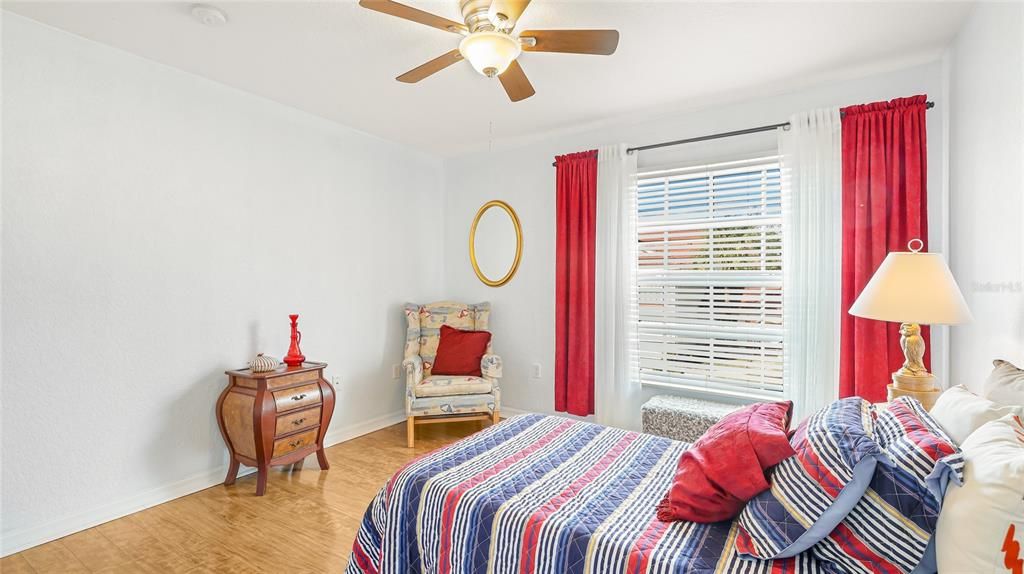 For Sale: $274,900 (2 beds, 2 baths, 1398 Square Feet)