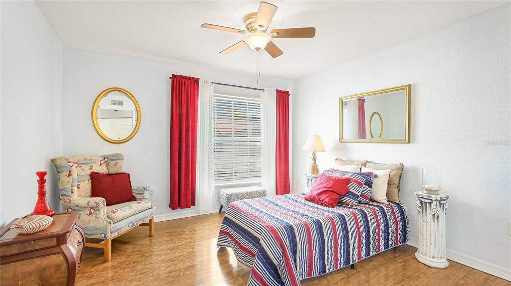 For Sale: $274,900 (2 beds, 2 baths, 1398 Square Feet)