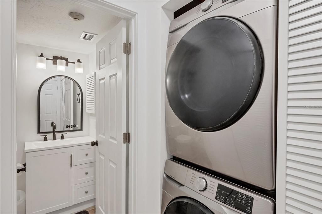 出租: $2,200 (2 贝兹, 2 浴室, 1018 平方英尺)