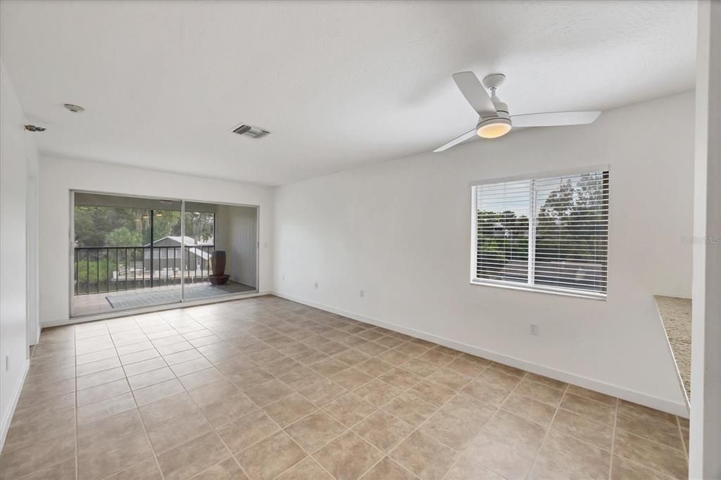 出租: $2,200 (2 贝兹, 2 浴室, 1018 平方英尺)