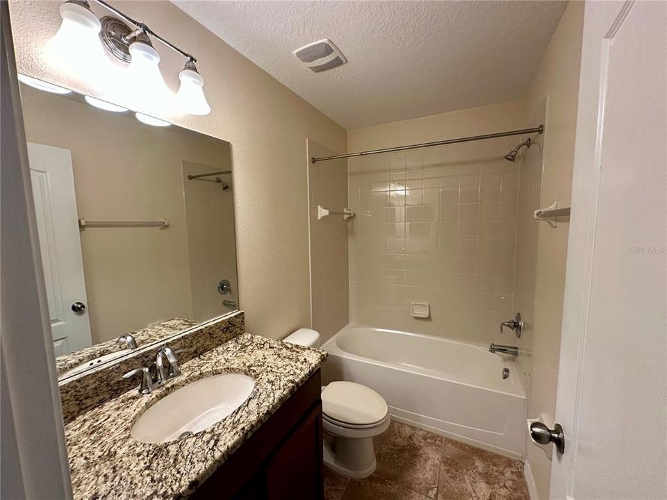 En Venta: $419,000 (3 camas, 2 baños, 1900 Pies cuadrados)