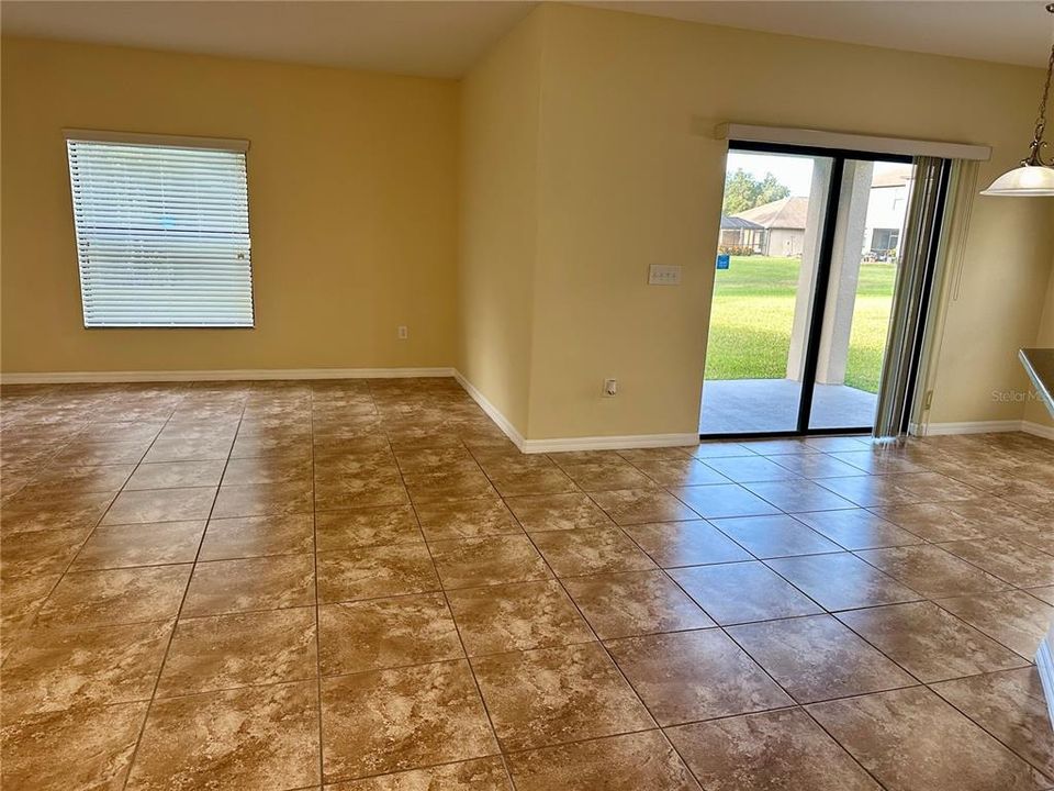 En Venta: $419,000 (3 camas, 2 baños, 1900 Pies cuadrados)