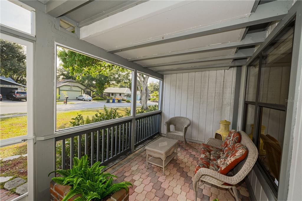 Active With Contract: $2,500 (3 beds, 2 baths, 1220 Square Feet)