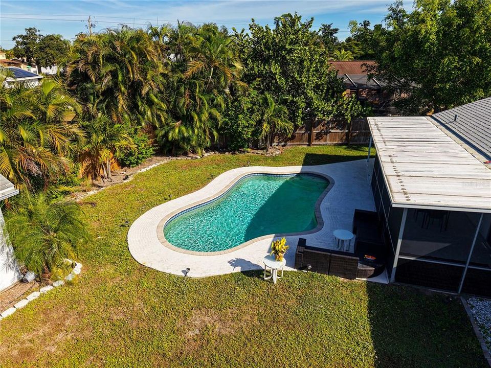 Active With Contract: $2,500 (3 beds, 2 baths, 1220 Square Feet)