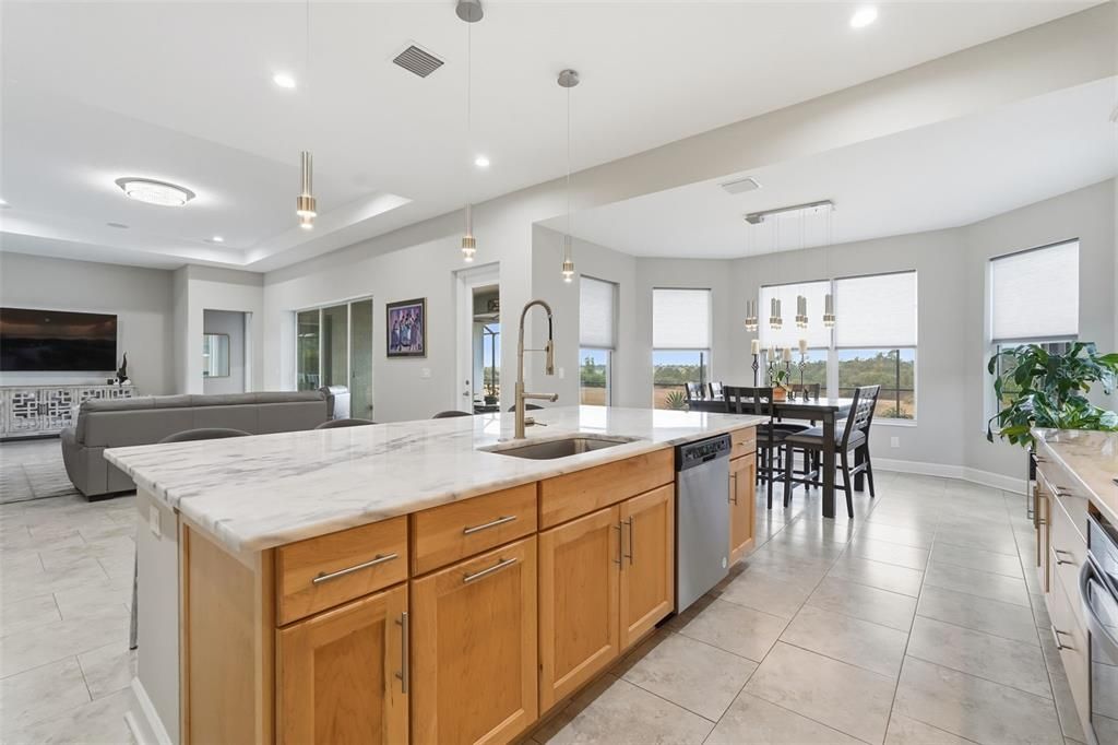 For Sale: $749,900 (3 beds, 3 baths, 2892 Square Feet)