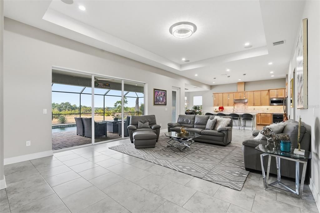 For Sale: $749,900 (3 beds, 3 baths, 2892 Square Feet)