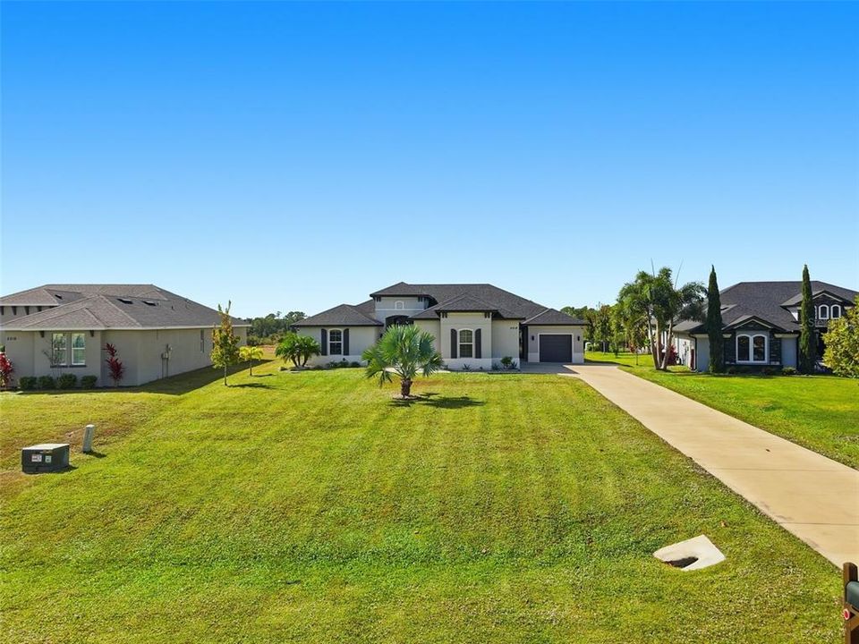 For Sale: $749,900 (3 beds, 3 baths, 2892 Square Feet)