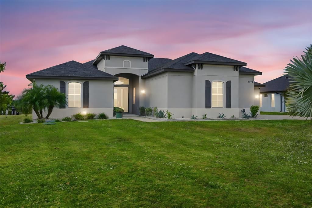 For Sale: $749,900 (3 beds, 3 baths, 2892 Square Feet)