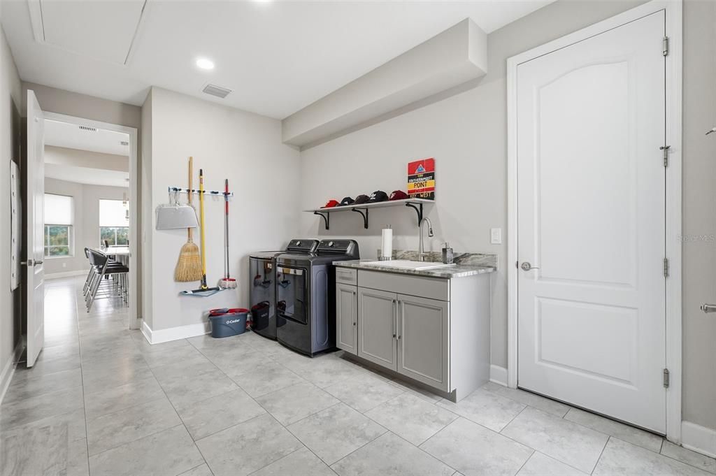 For Sale: $749,900 (3 beds, 3 baths, 2892 Square Feet)