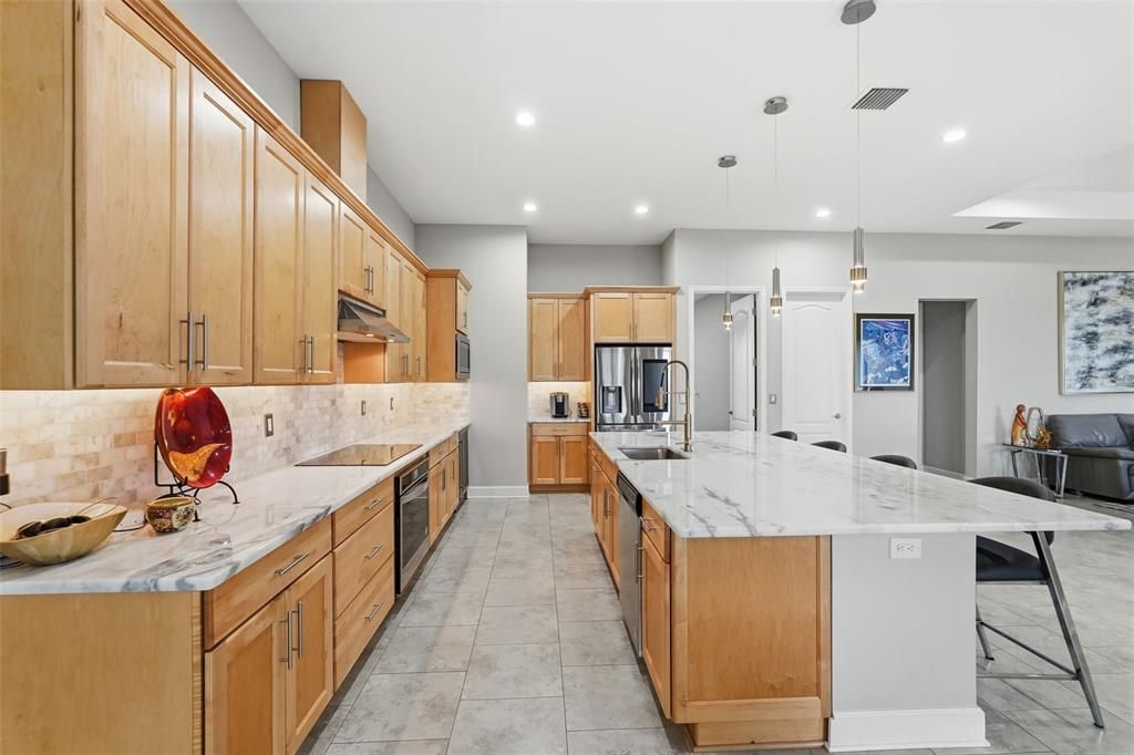 For Sale: $749,900 (3 beds, 3 baths, 2892 Square Feet)