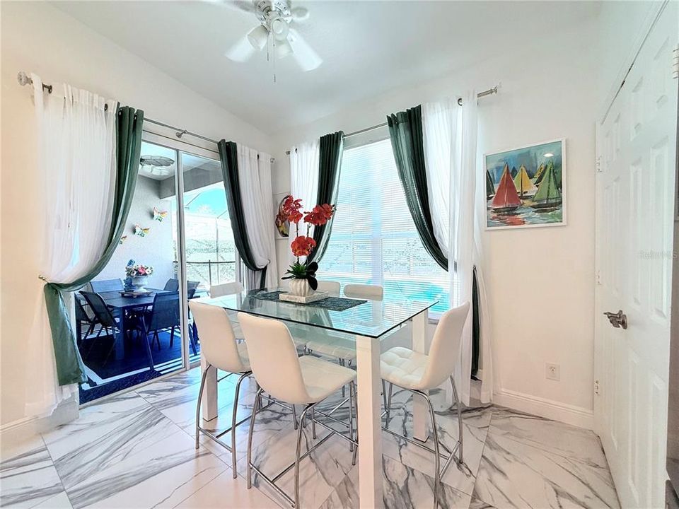 待售: $599,000 (4 贝兹, 3 浴室, 1834 平方英尺)