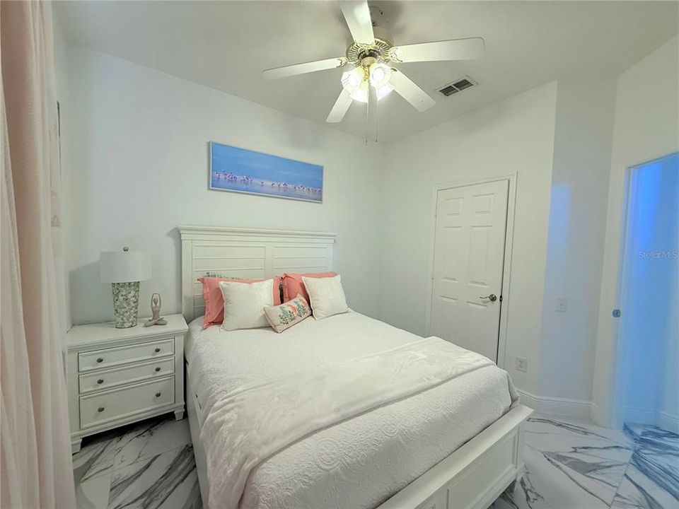 待售: $599,000 (4 贝兹, 3 浴室, 1834 平方英尺)