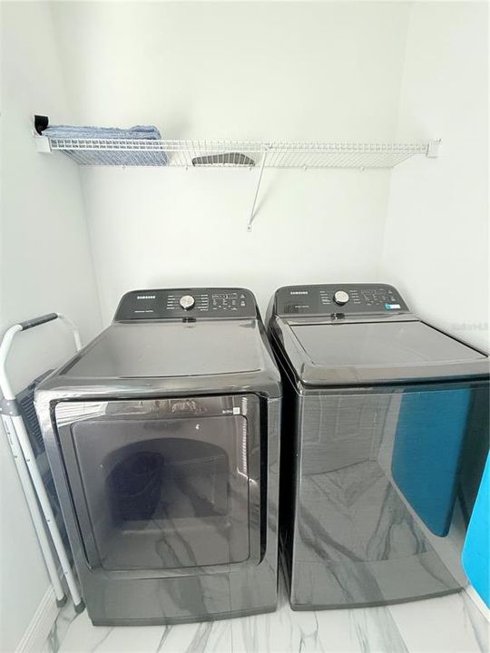 待售: $599,000 (4 贝兹, 3 浴室, 1834 平方英尺)