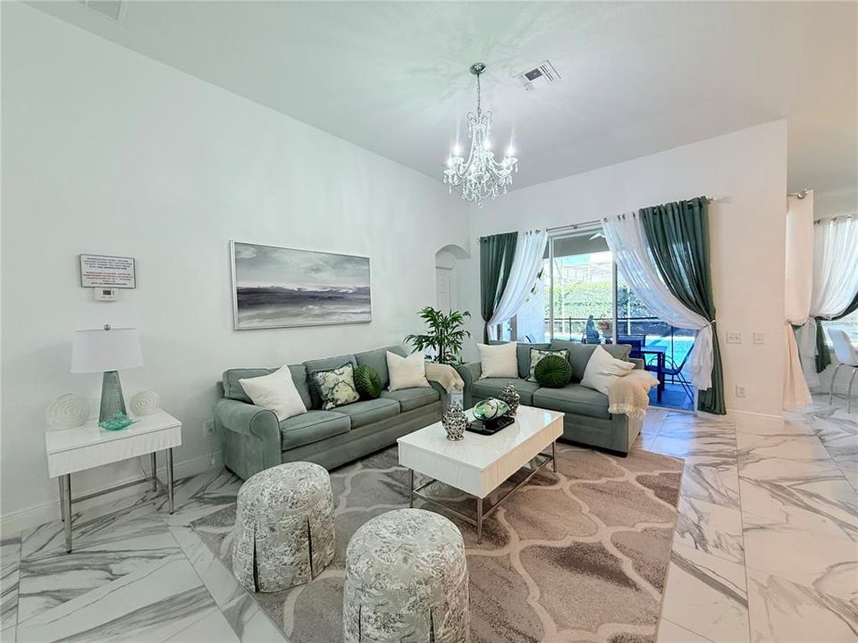 待售: $599,000 (4 贝兹, 3 浴室, 1834 平方英尺)