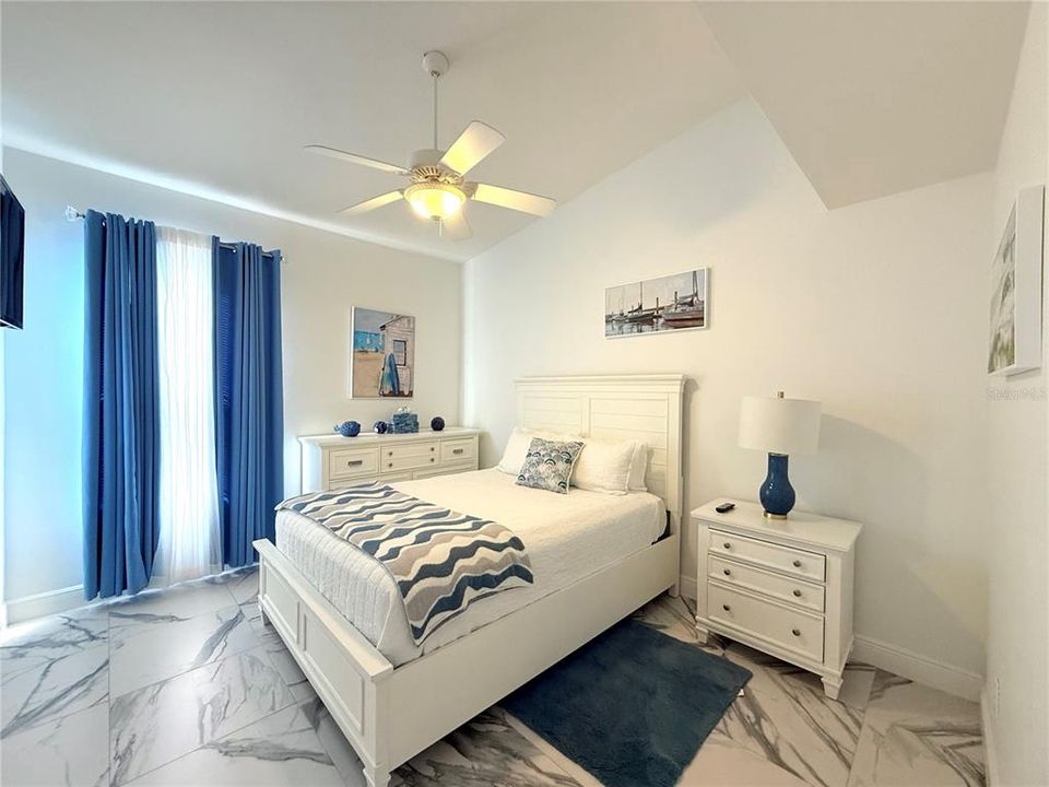 待售: $599,000 (4 贝兹, 3 浴室, 1834 平方英尺)