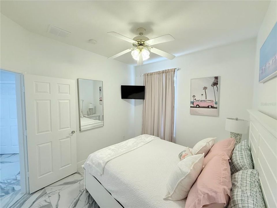 待售: $599,000 (4 贝兹, 3 浴室, 1834 平方英尺)