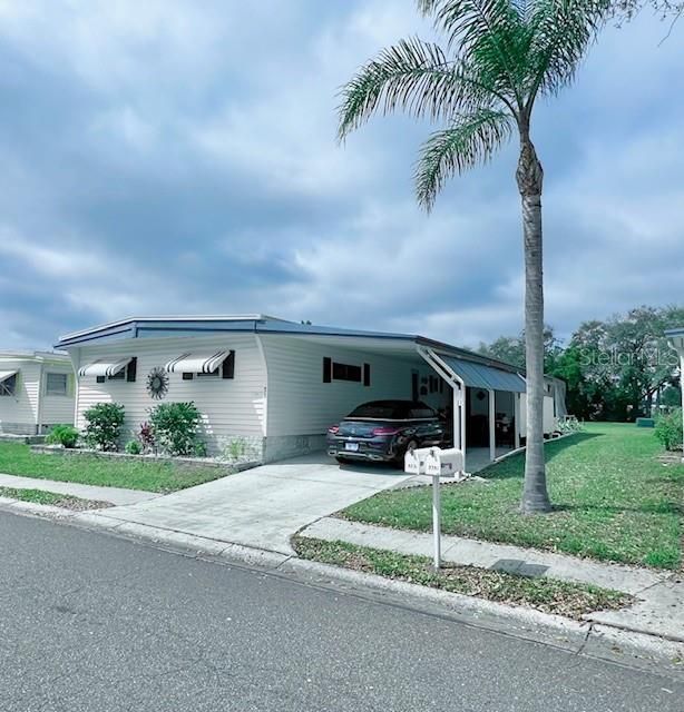 Active With Contract: $249,900 (2 beds, 2 baths, 1372 Square Feet)