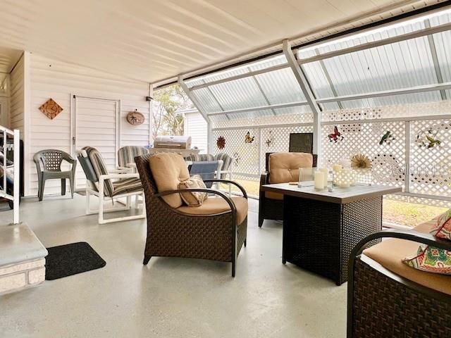 Active With Contract: $249,900 (2 beds, 2 baths, 1372 Square Feet)