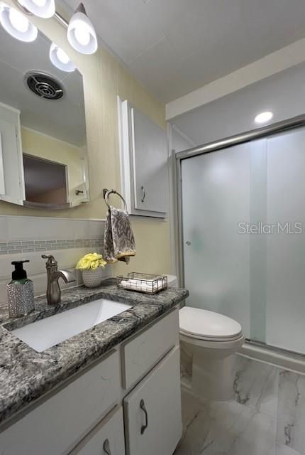 Active With Contract: $249,900 (2 beds, 2 baths, 1372 Square Feet)