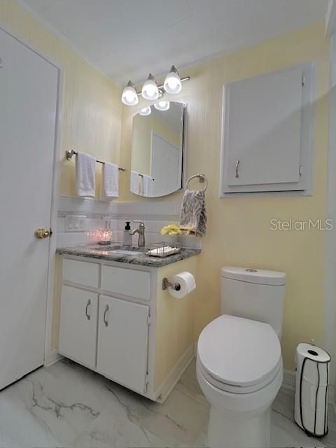 Active With Contract: $249,900 (2 beds, 2 baths, 1372 Square Feet)