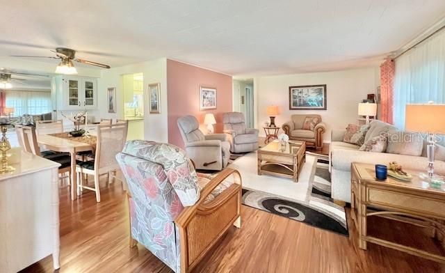Active With Contract: $249,900 (2 beds, 2 baths, 1372 Square Feet)