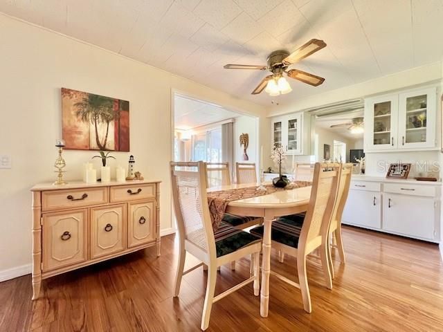 Active With Contract: $249,900 (2 beds, 2 baths, 1372 Square Feet)