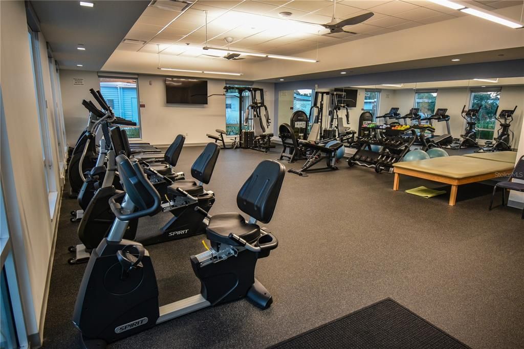 Active With Contract: $249,900 (2 beds, 2 baths, 1372 Square Feet)