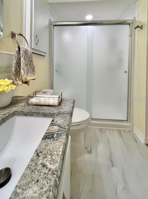 Active With Contract: $249,900 (2 beds, 2 baths, 1372 Square Feet)